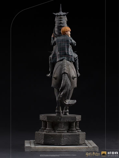 Iron Studios Harry Potter Ron Weasley at the Wizard Chess Deluxe Statue